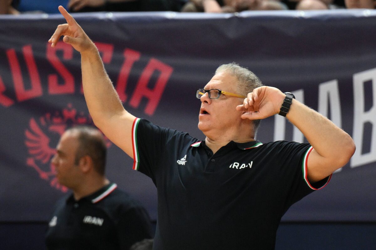 Επιστρέφει στην Ελλάδα o Μανωλόπουλος μετά την αναβολή των ασιατικών προκριματικών