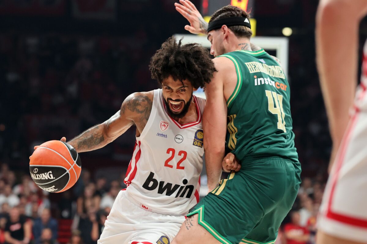 Ώρα τελικού στο Allwyn Final 8 με ντέρμπι «αιωνίων»