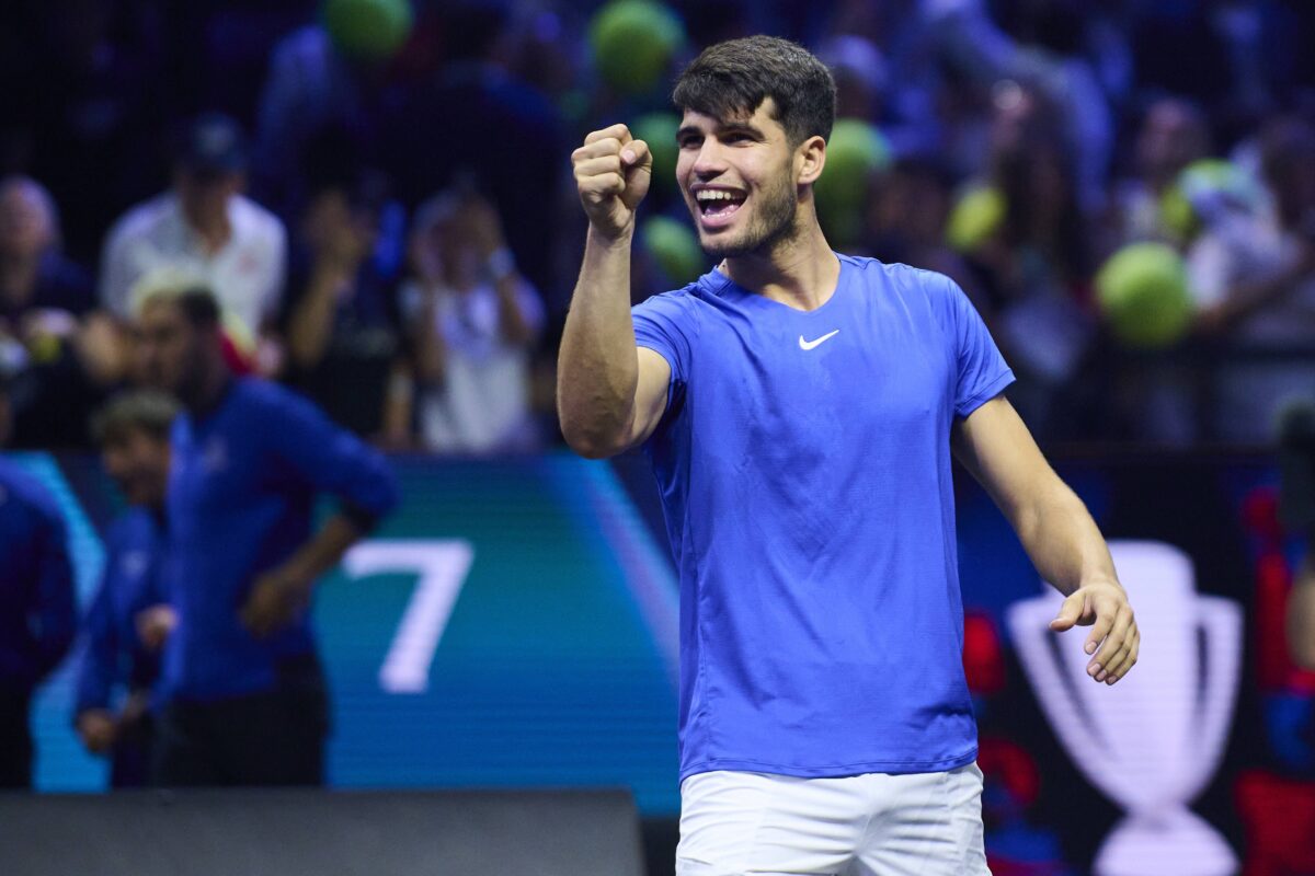 Ο Κάρλος Αλκαράθ με σφιγμένη γροθιά κόντρα στον Τέιλορ Φριτζ