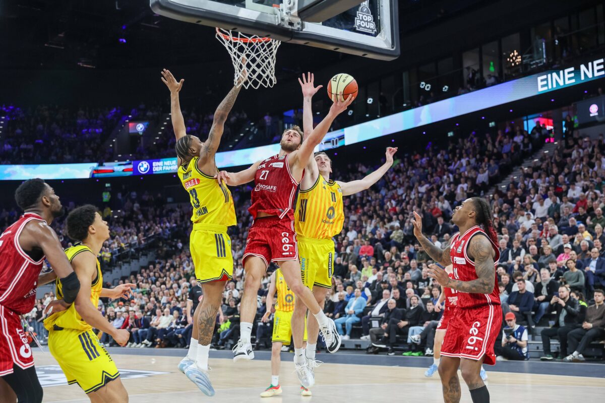 Συναρπαστικός τελικός στη Γερμανία, η Μπάμπεργκ λύγισε την Άλμπα Βερολίνου και σήκωσε το Κύπελλο