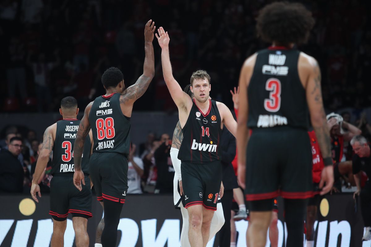 Showtime στο ΣΕΦ από τον Ολυμπιακό με επίθεση από άλλον πλανήτη!