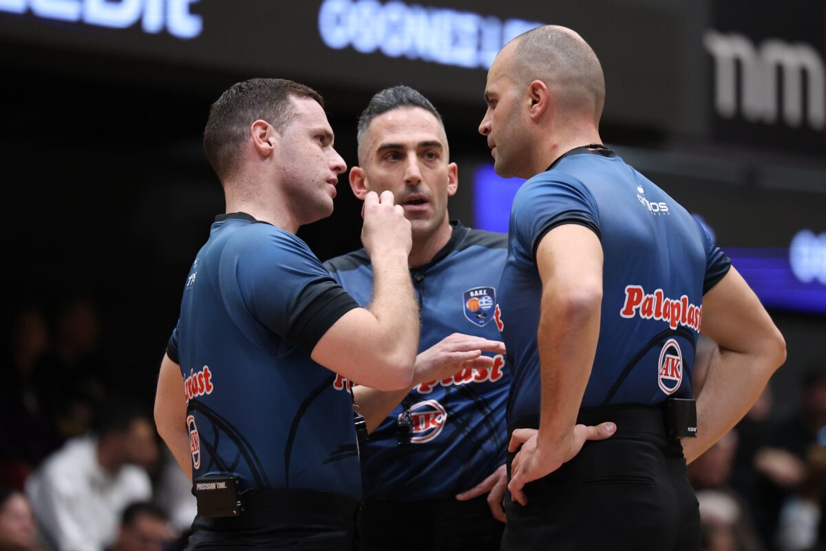 Οι διαιτητές… οργίασαν, ο Στασινόπουλος τιμωρήθηκε