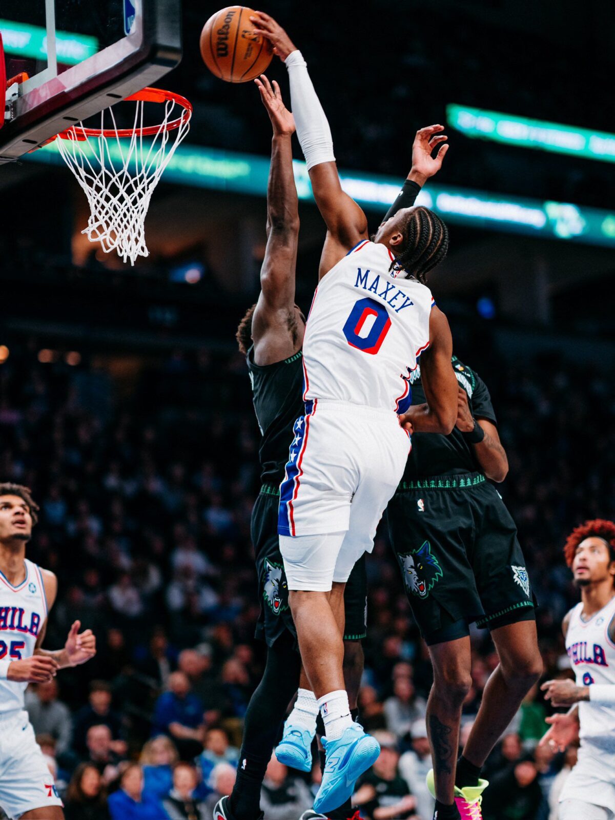 Εντυπωσιακοί οι 76ers, υπέταξαν τους Τίμπεργουλβς