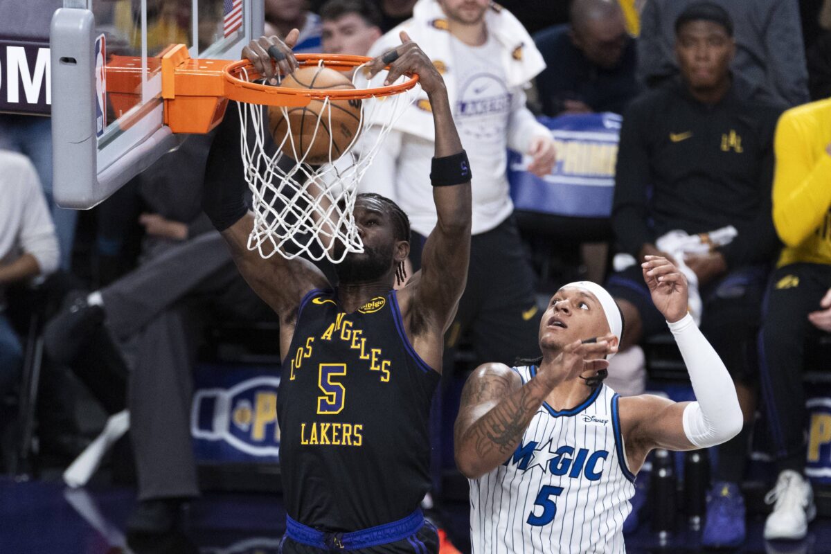 Δυσαρεστημένος με τον ρόλο του στους Λέικερς ο Έιτον