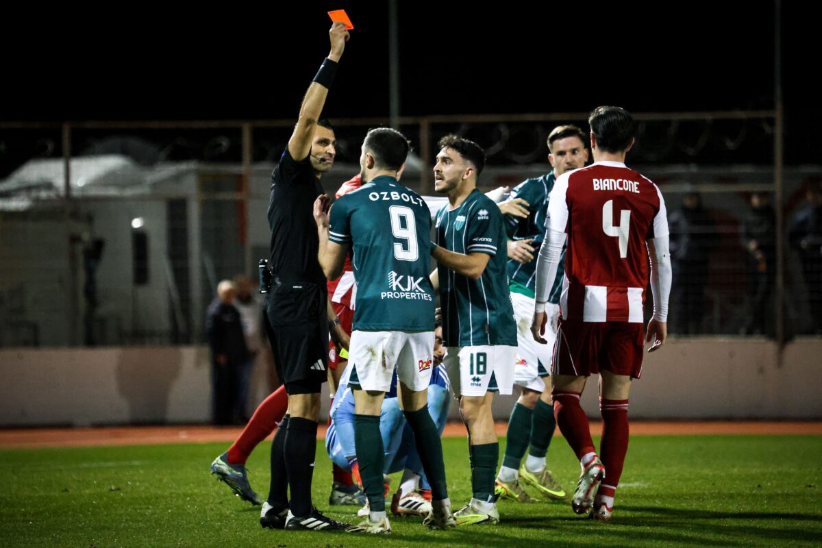 Οι περιπτώσεις των Όζμπολτ Καλουλού και Έσε και  η αναγκαιότητα χρήσης του VAR για την εξέταση της δεύτερης κίτρινης