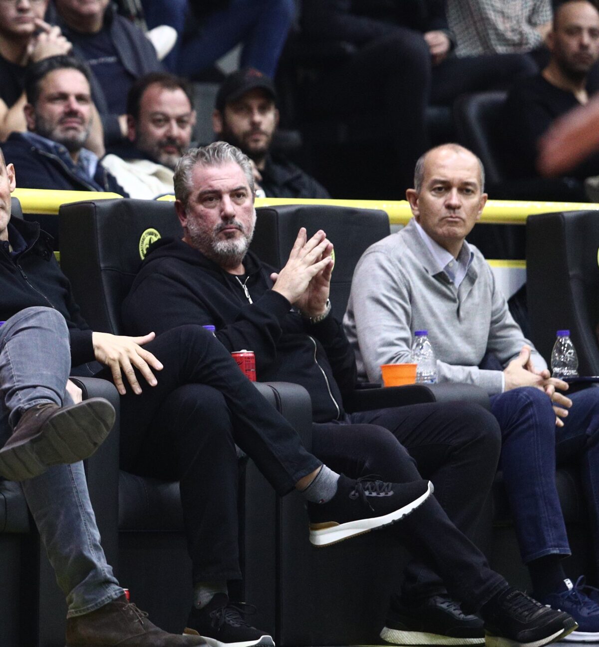 Στασινόπουλος: «Όλοι σας και μόνοι μας»! (pic)