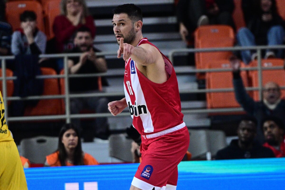 Παπανικολάου: «Θέλουμε το τρόπαιο – Να το πάρουμε πίσω από τον Παναθηναϊκό»