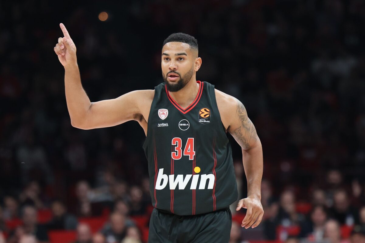 Αγωνία για Τζόσεφ στον Ολυμπιακό – Προπονήθηκαν κανονικά Παπανικολάου και Νιλικίνα (vid)