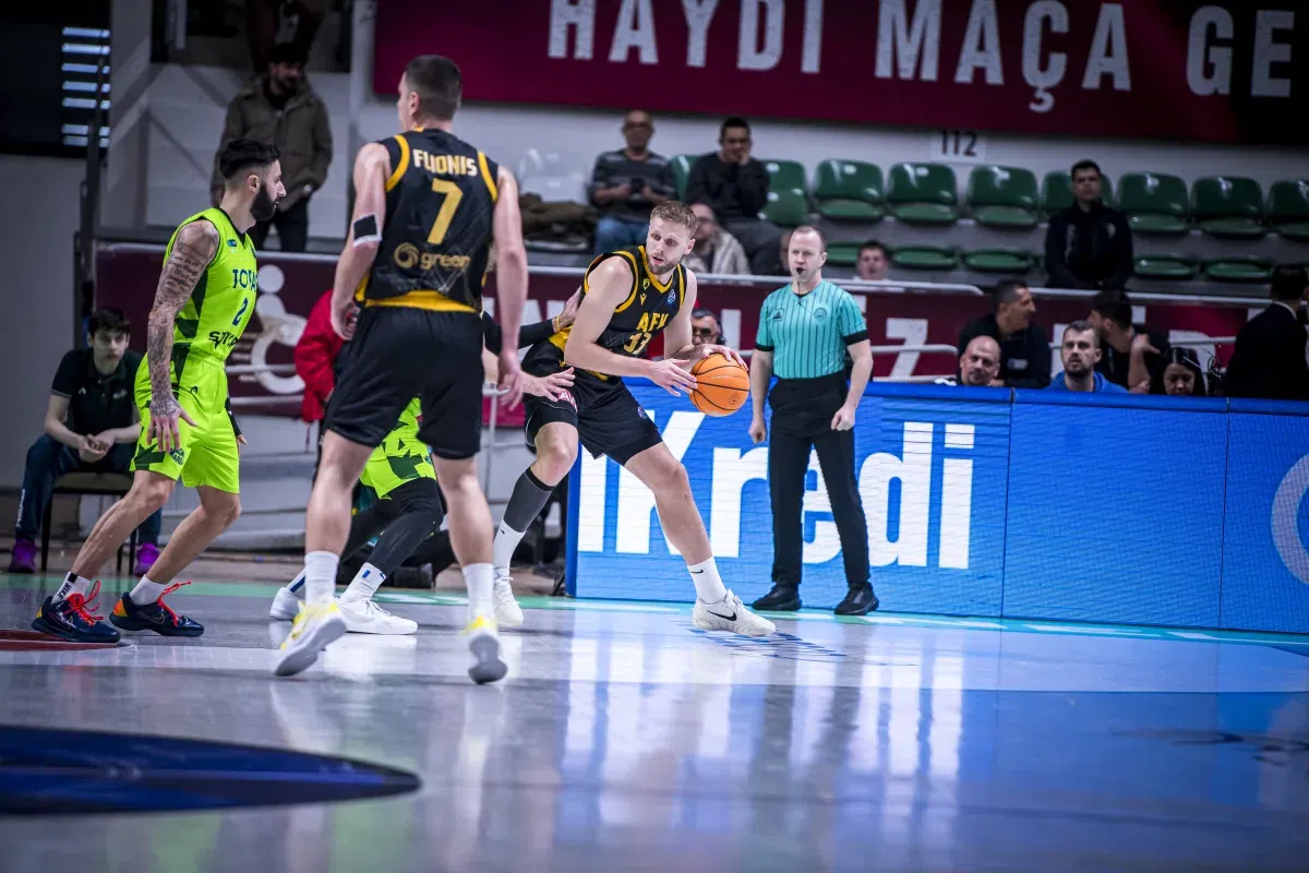 ΑΕΚ, η βασίλισσα των ανατροπών στο BCL – Ο clutch Χαραλαμπόπουλος «μιλά» όταν η μπάλα καίει