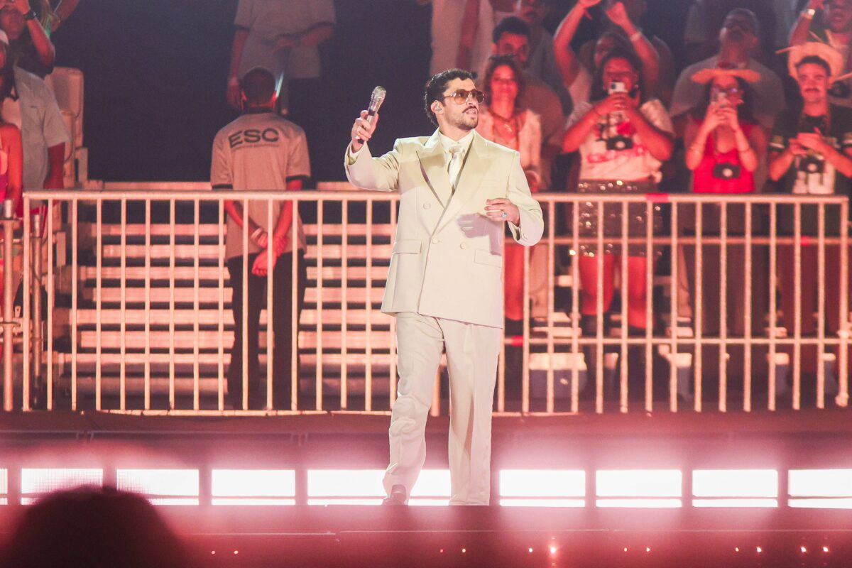 Ο Bad Bunny έβαλε μπουφάν του Πελέ και ο κόσμος… τρελάθηκε