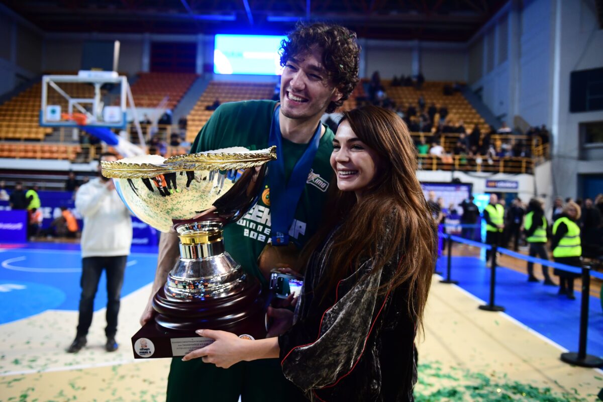 Όσμαν: «Είμαι περήφανος για αυτή την ομάδα, κάναμε το back to back» (vid)