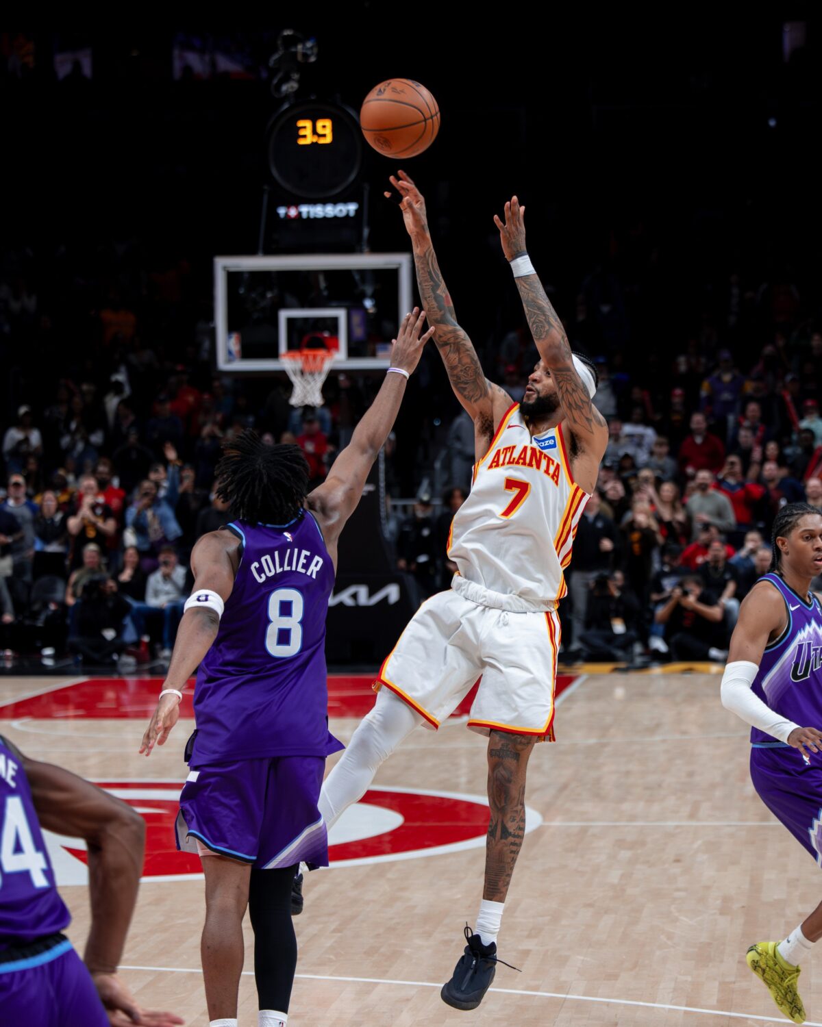 Οι Χοκς πήραν το «θρίλερ» κόντρα στους Τζαζ