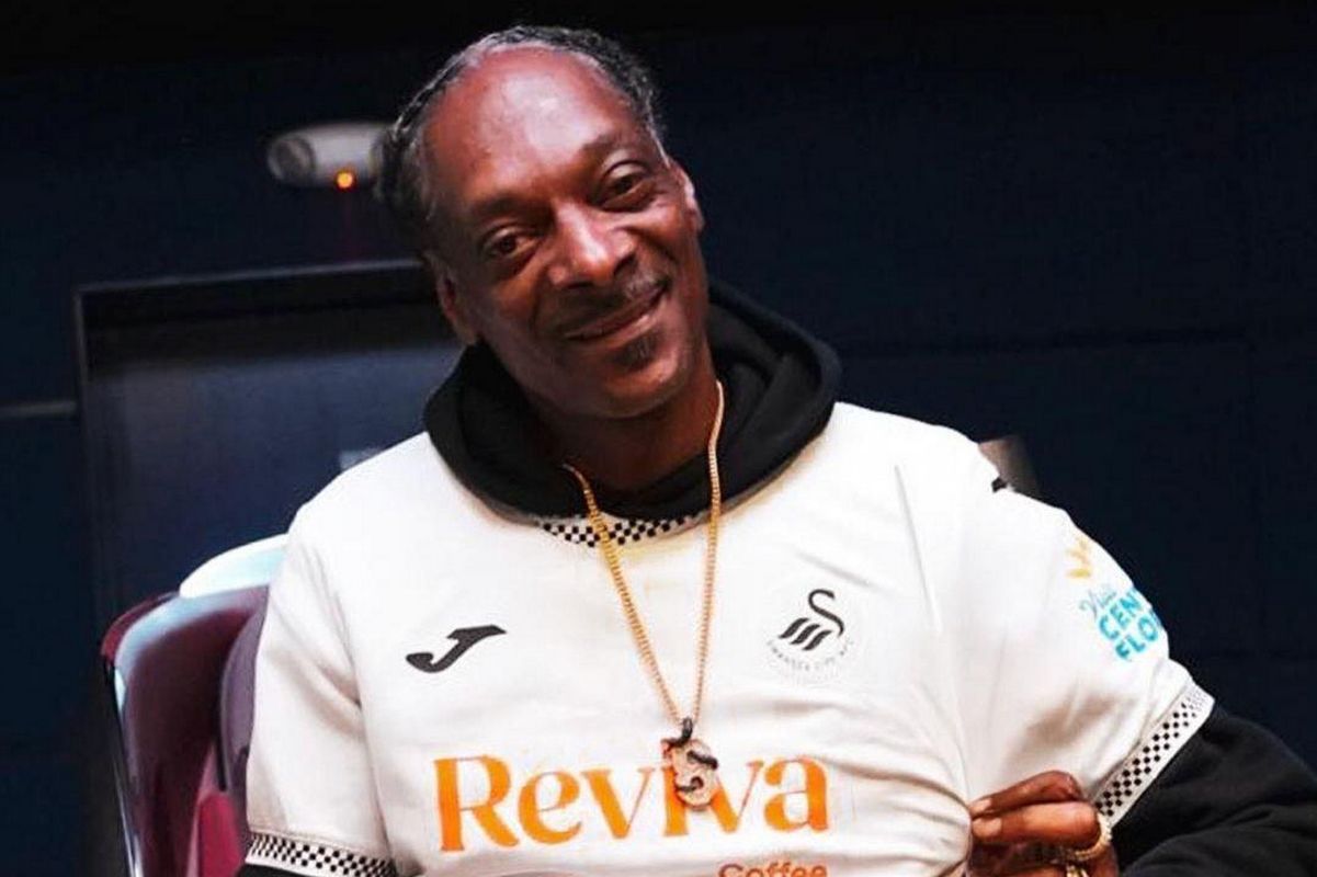 Ο Snoop Dogg θέλει να ζήσει στο Ηνωμένο Βασίλειο για την αγαπημένη του ποδοσφαιρική ομάδα!