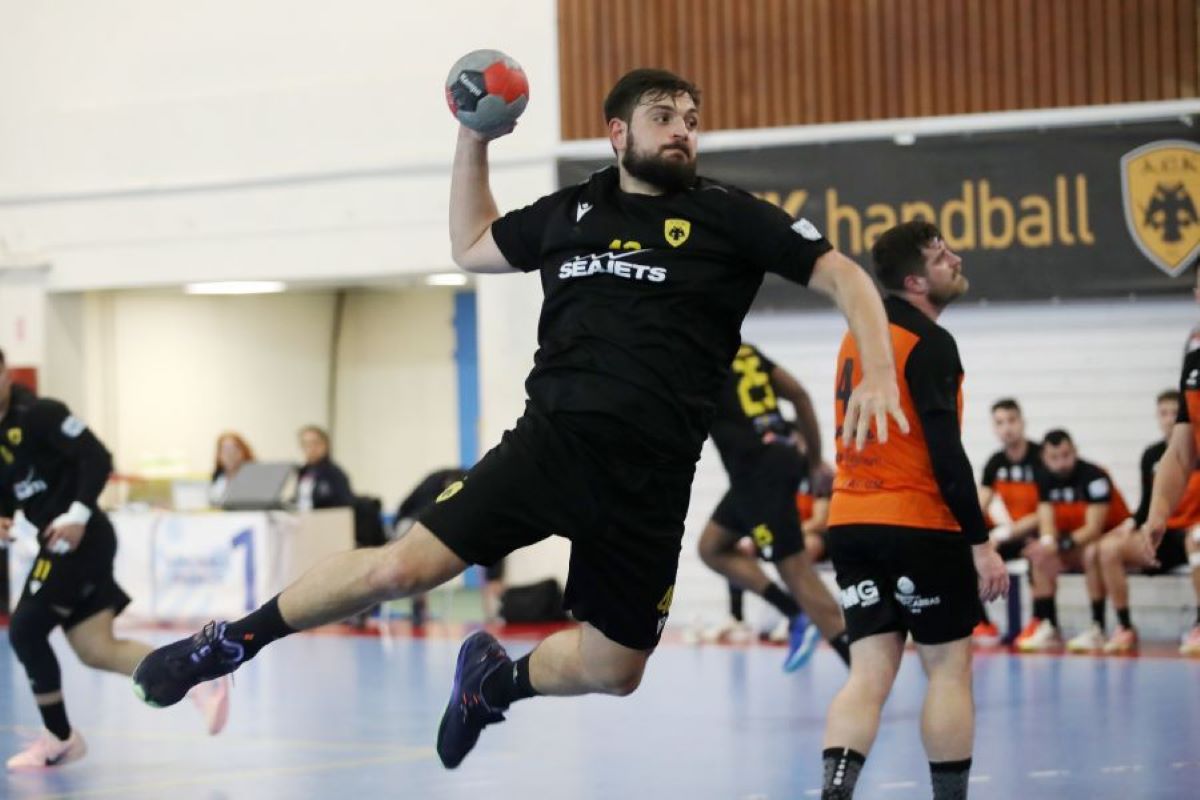Η ΑΕΚ παραμένει στην κορυφή της Handball Premier μετά τα εξ αναβολής παιχνίδια