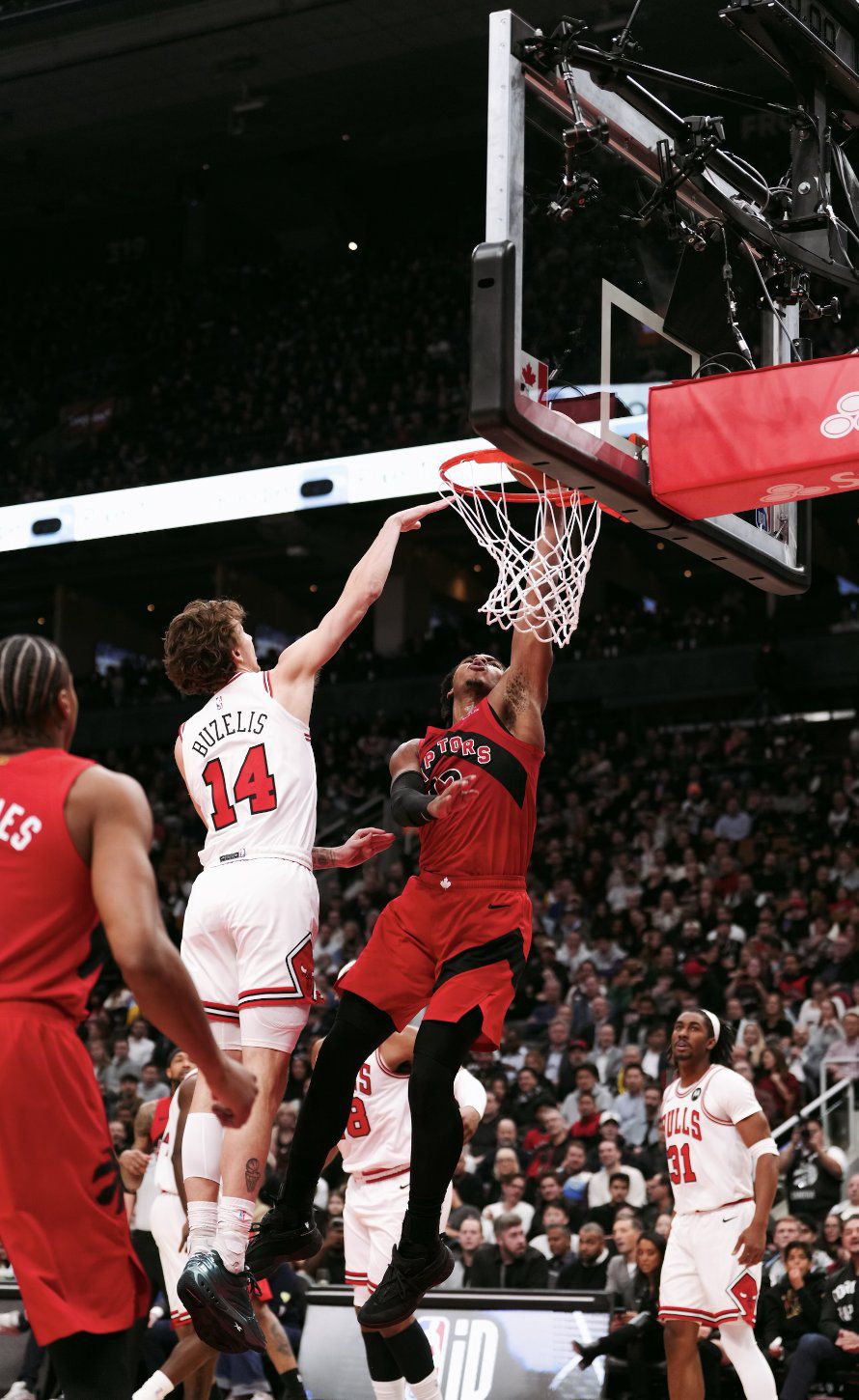 Άνετη επικράτηση των Ράπτορς επί των Μπουλς στο ντεμπούτο του Γιαμπουσέλε