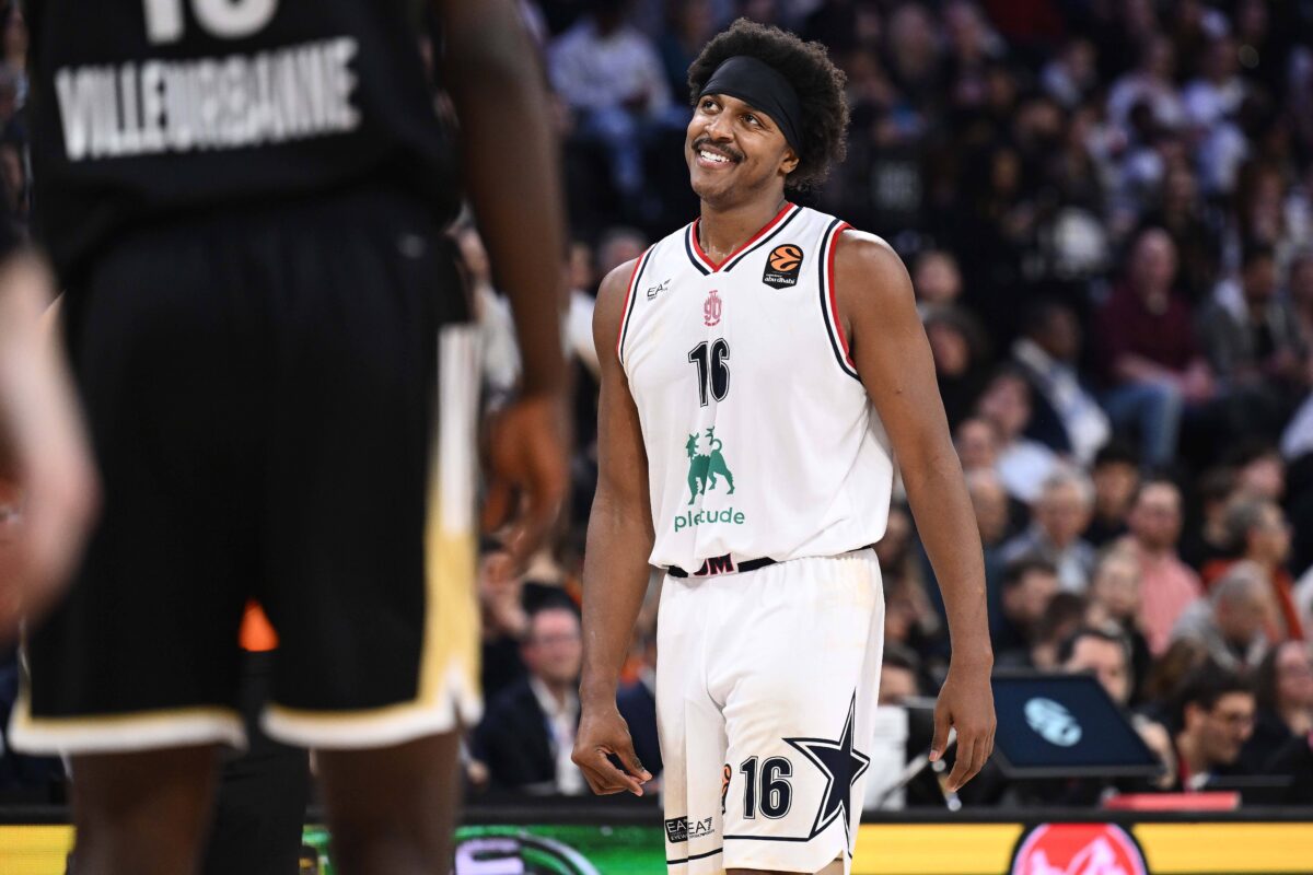 ΑΡΜΑΝΙ ΜΙΛΑΝΟ – ΝΤΟΥΜΠΑΪ BC