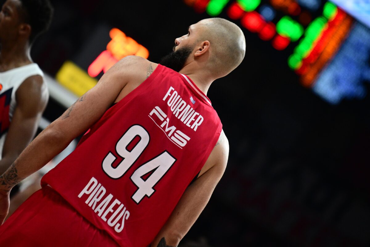 Νέο επικό ποστάρισμα του Φουρνιέ στα ελληνικά: «Ρε μπαγάσηδες…»