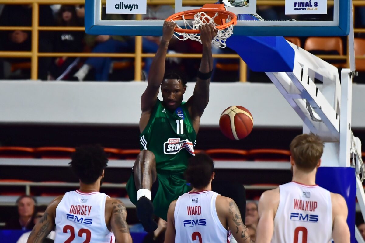 Τι κάνει ο Χέιζ-Ντέιβις όταν βλέπει… ερυθρόλευκα