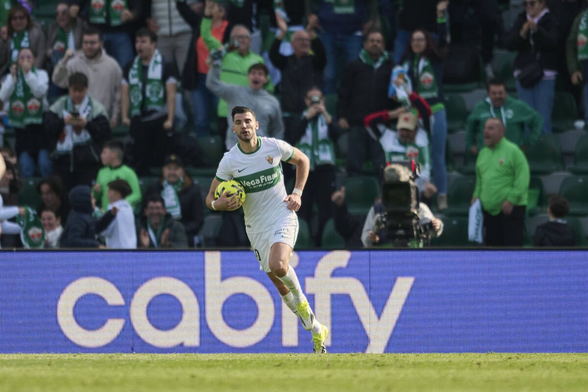 «Ήρθε με βάρκα»: Σοκαριστική καταγγελία στον αγώνα Έλτσε – Εσπανιόλ, ενεργοποιήθηκε το ρατσιστικό πρωτόκολλο