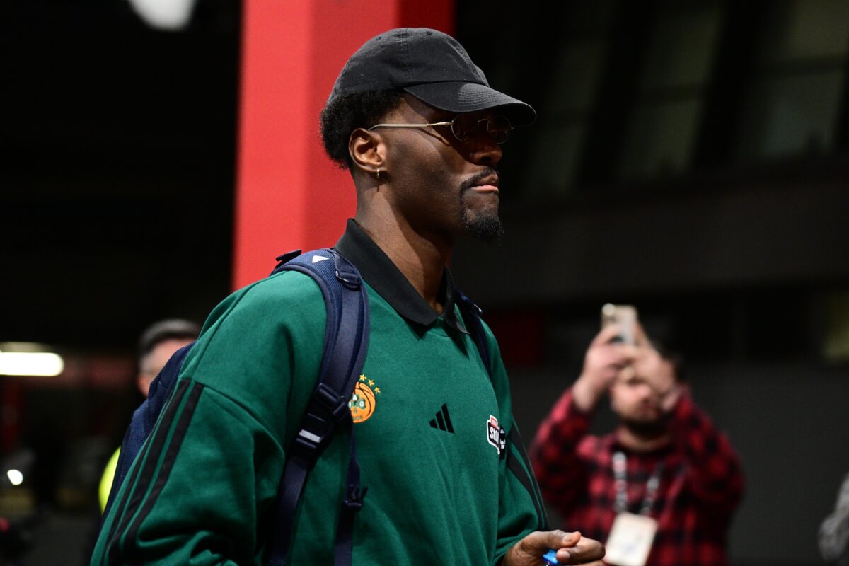 Ο Χέιζ-Ντέιβις πήγε μόνος του και νωρίτερα στο ΣΕΦ – Το βίντεο του Sportal