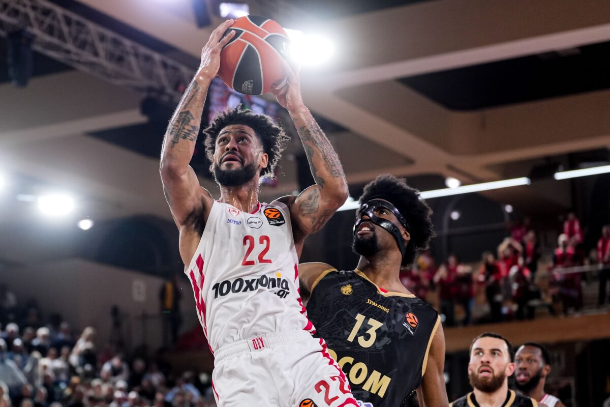 Ο «αγνώριστος» Ολυμπιακός λύγισε στα τελευταία δευτερόλεπτα από τη Μονακό