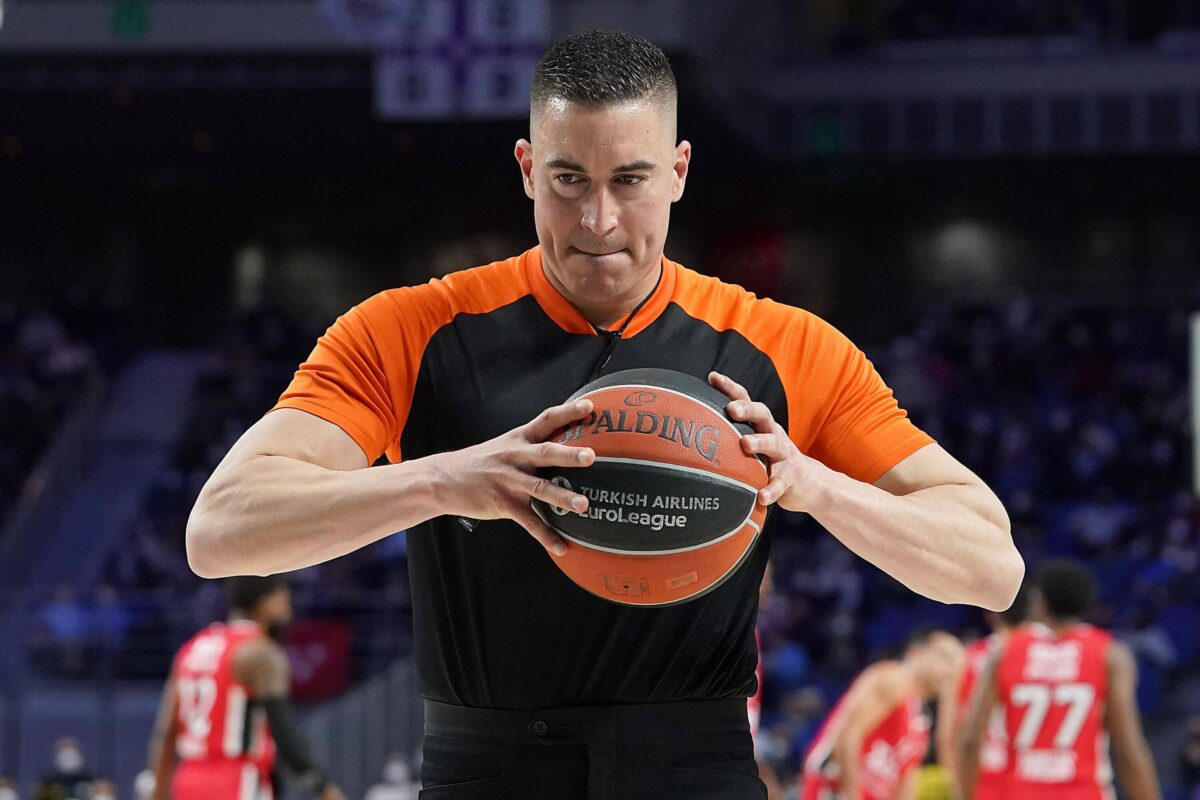 Γνωστοί οι διαιτητές για τις αναμετρήσεις Ολυμπιακός-Μακάμπι και Παναθηναϊκός-Μπασκόνια