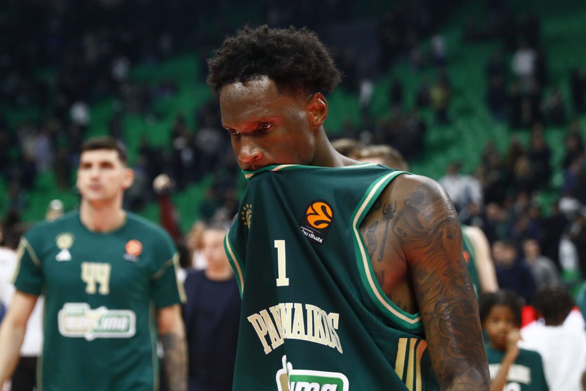 «Ήταν φάουλ στον Χέιζ-Ντέιβις;»  – Η απάντηση κορυφαίου διαιτητή για την επίμαχη φάση