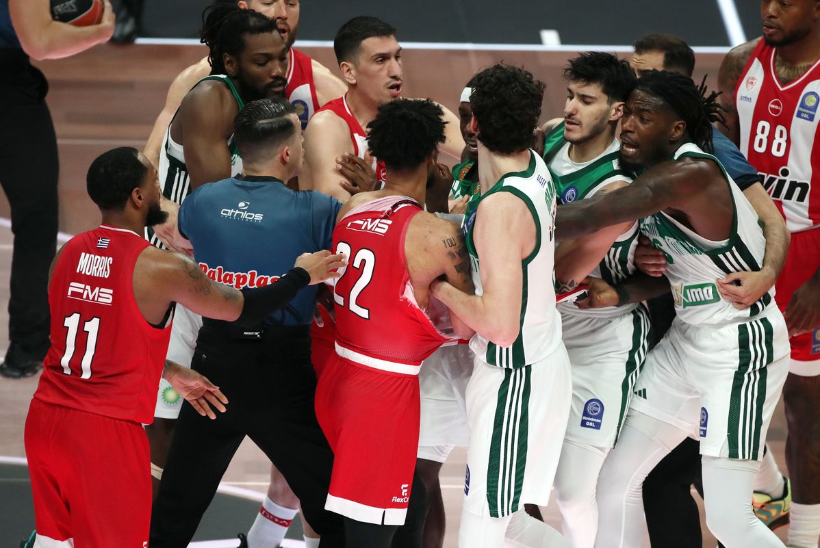 Παναθηναϊκός – Ολυμπιακός: O λόγος που διαιτητές αποφάσισαν να αποβάλουν τους Ναν και Ντόρσεϊ