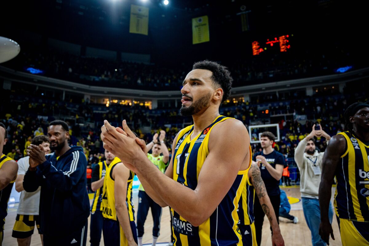 Ανεβάζει ρυθμούς ο Άρης Βetsson με τους διεθνείς