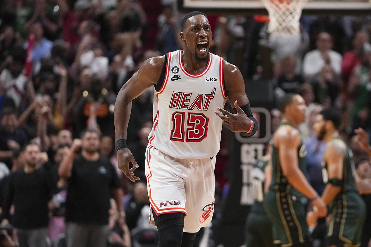 Σημαντική νίκη για τους Χιτ απέναντι στους Ρόκετς με στόχο τα playoffs