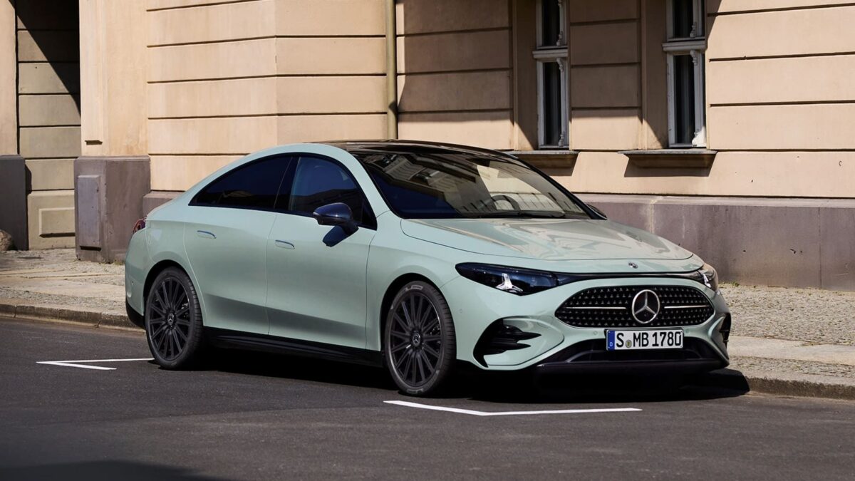Στις εκθέσεις Mercedes-Benz η νέα υβριδική CLA (εξοπλισμός – τιμές)