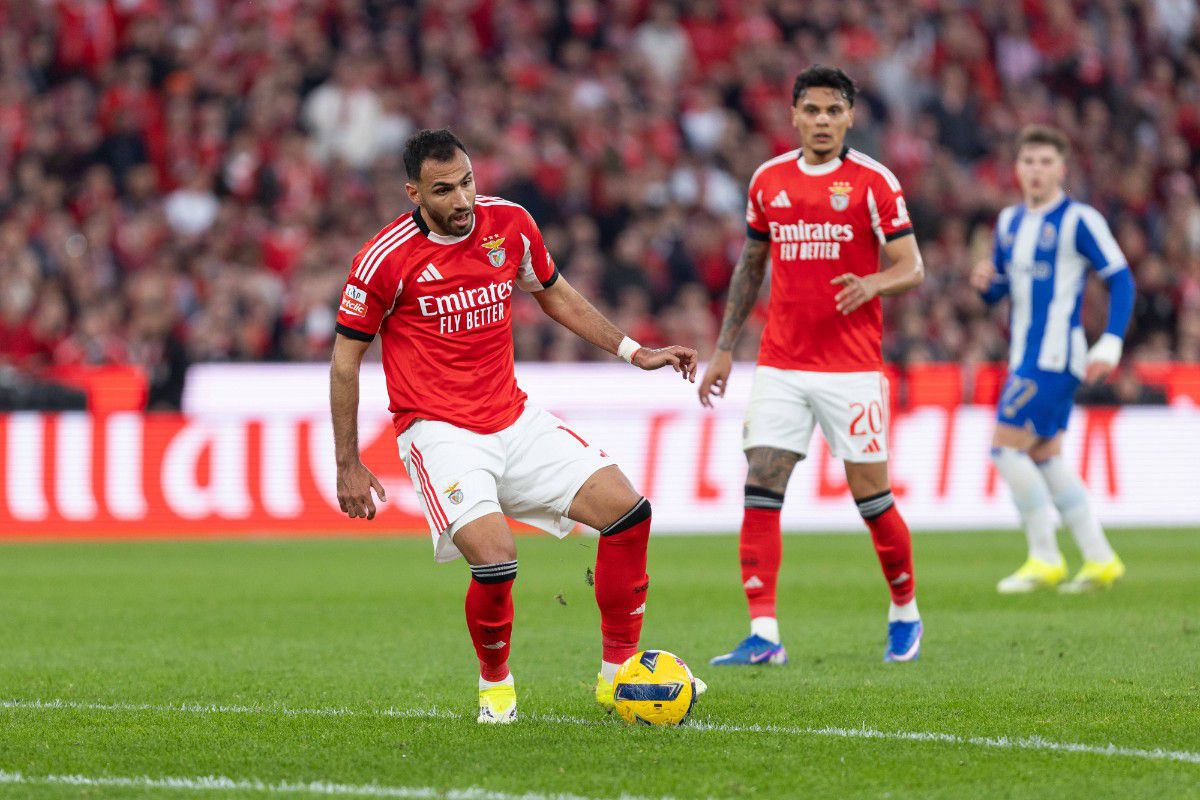 H δημοσκόπηση που… καίει τον Παυλίδη – Τι συμβαίνει με τον Έλληνα φορ και τους οπαδούς της Μπενφίκα