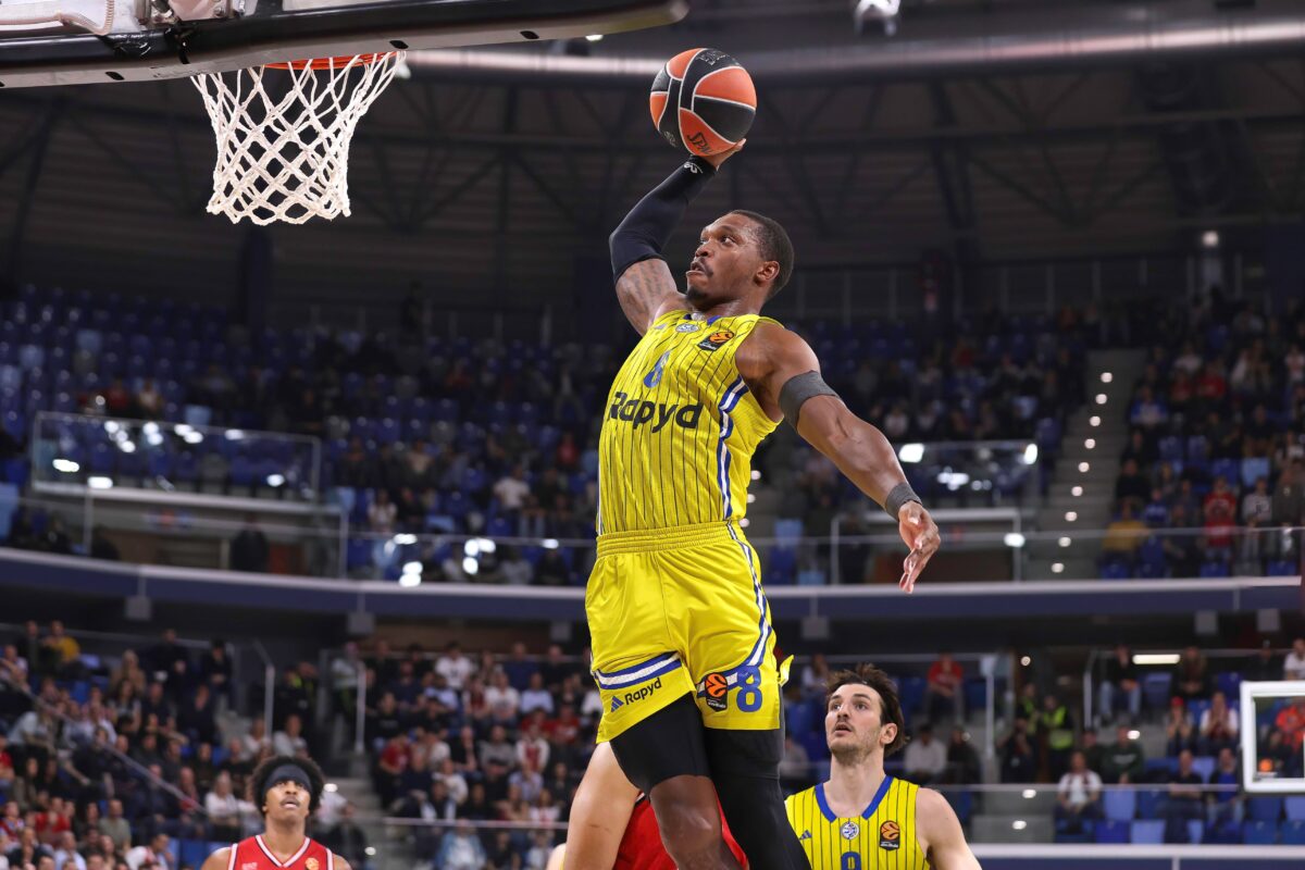 «Με αηδιάζει»: O Λόνι Γουόκερ κατήγγειλε περιστατικό ρατσιστικής συμπεριφοράς στο Βελιγράδι