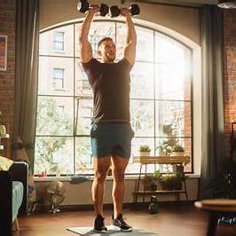 Το Dad Bod Shred Πρόγραμμα Προπόνησης για Πολυάσχολους Μπαμπάδες σε Βάζει στην Καλύτερη Φόρμα της Ζωής σου