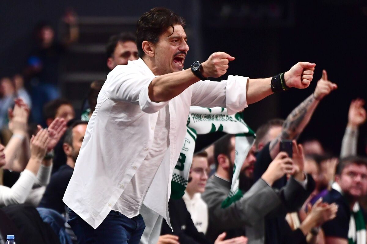 Η απάντηση Γιαννακόπουλου: Post με Παναγιώτη Αγγελόπουλο και τα λάβαρα στο Τ-Center