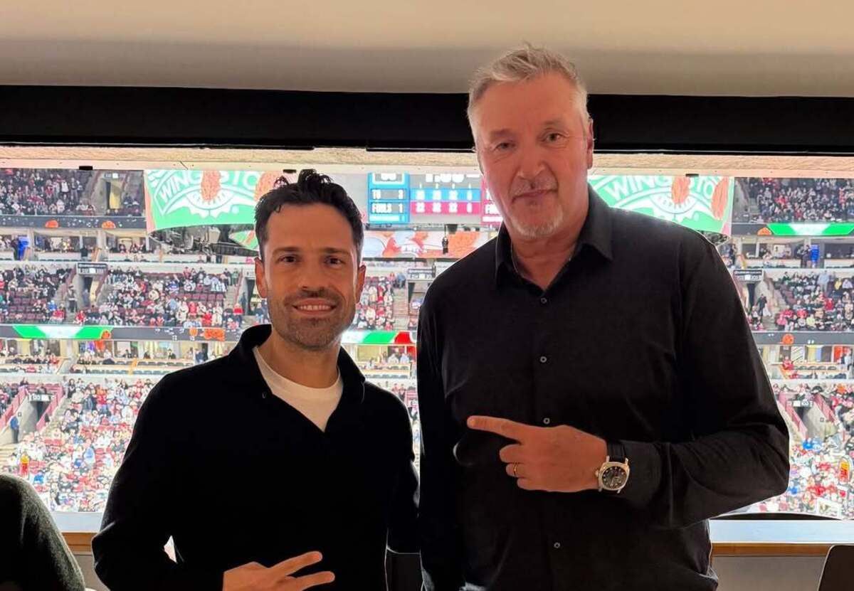 Ο Κωνσταντίνος Αργυρός είδε από κοντά το Μπουλς – Θάντερ και φωτογραφήθηκε με θρύλους του NBA (pics)