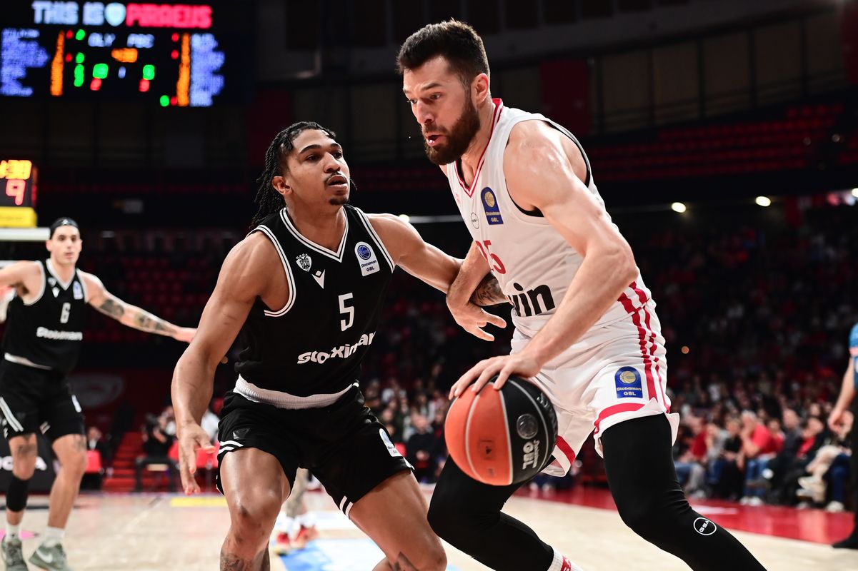 Με μπροστάρη τον Πίτερς ο Ολυμπιακός «καθάρισε» τον ΠΑΟΚ με «εκατοστάρα»