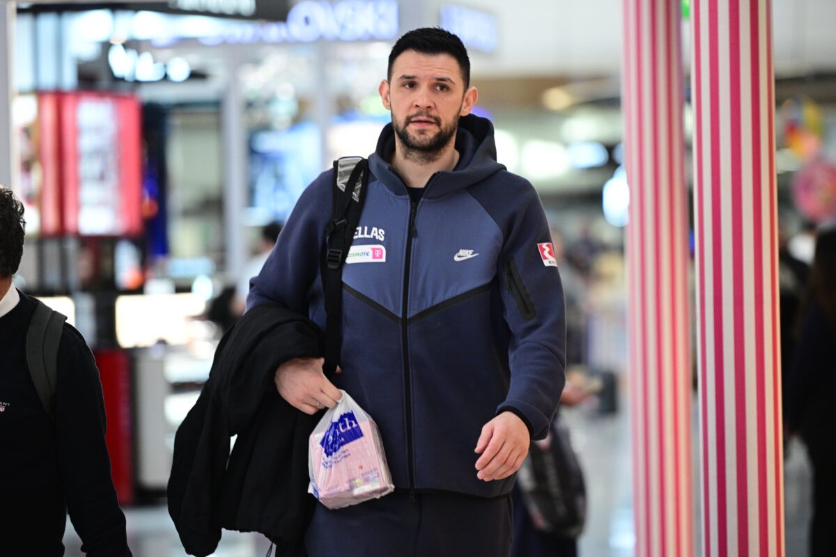 Πέταξε για Μαυροβούνιο η Εθνική