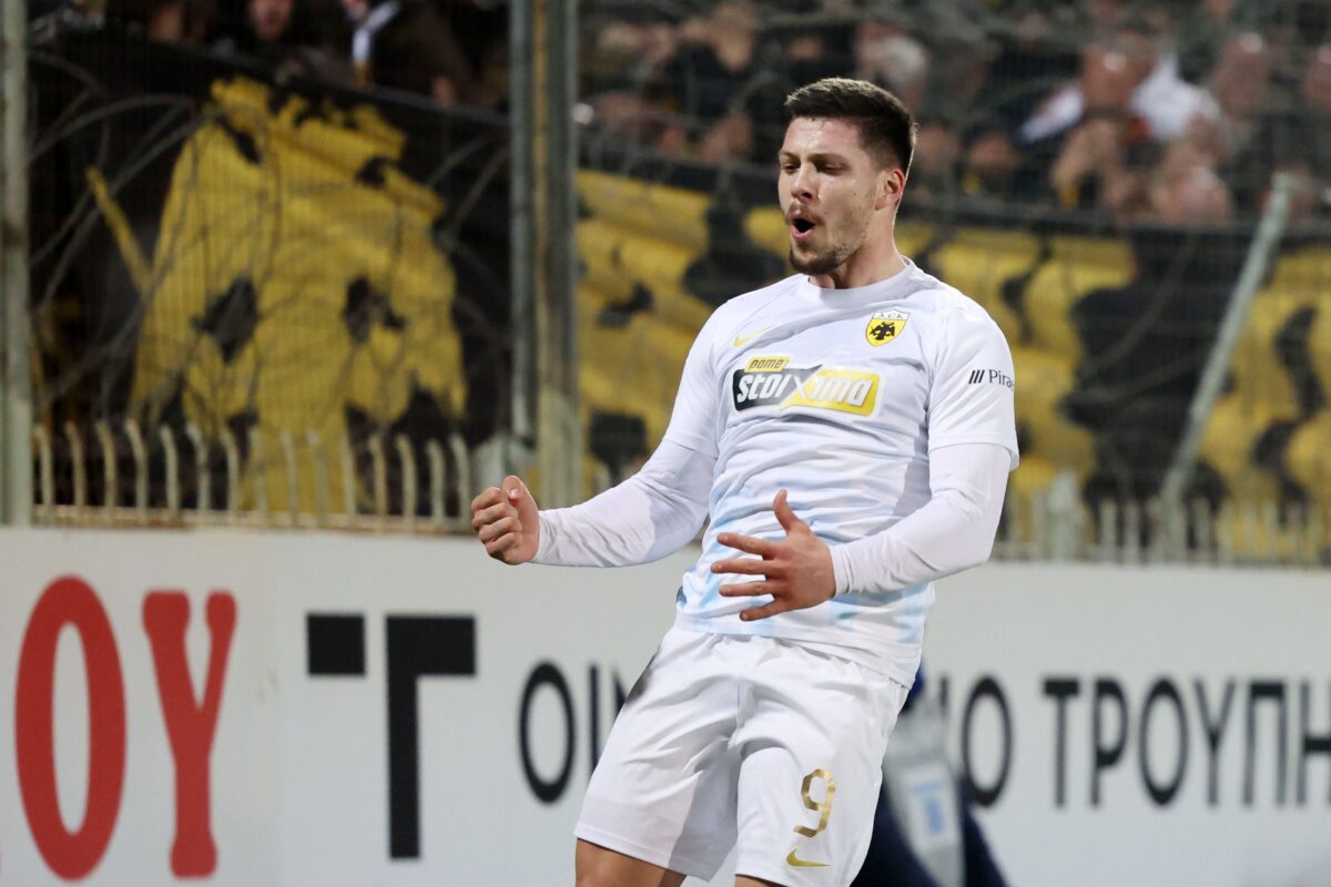 Η γκολάρα του Γιόβιτς και ο Στρακόσα έστειλαν την ΑΕΚ στην κορυφή