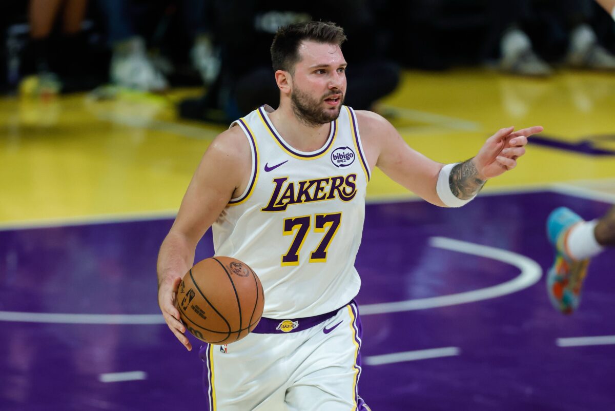 Εύκολη νίκη για τους Λέικερς επί των Νικς με πρωταγωνιστή τον Ντόντσιτς