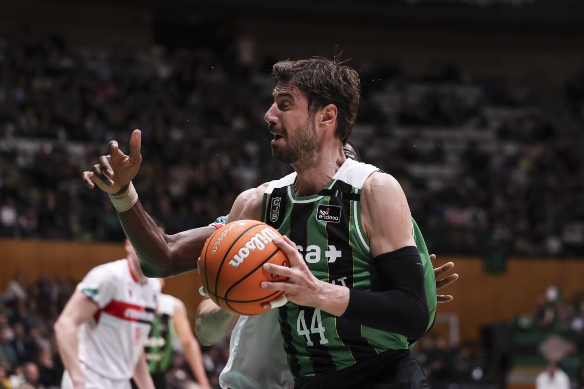 Πονοκέφαλος στην Μπανταλόνα ενόψει ΑΕΚ, με διπλό πρόβλημα στους σέντερ