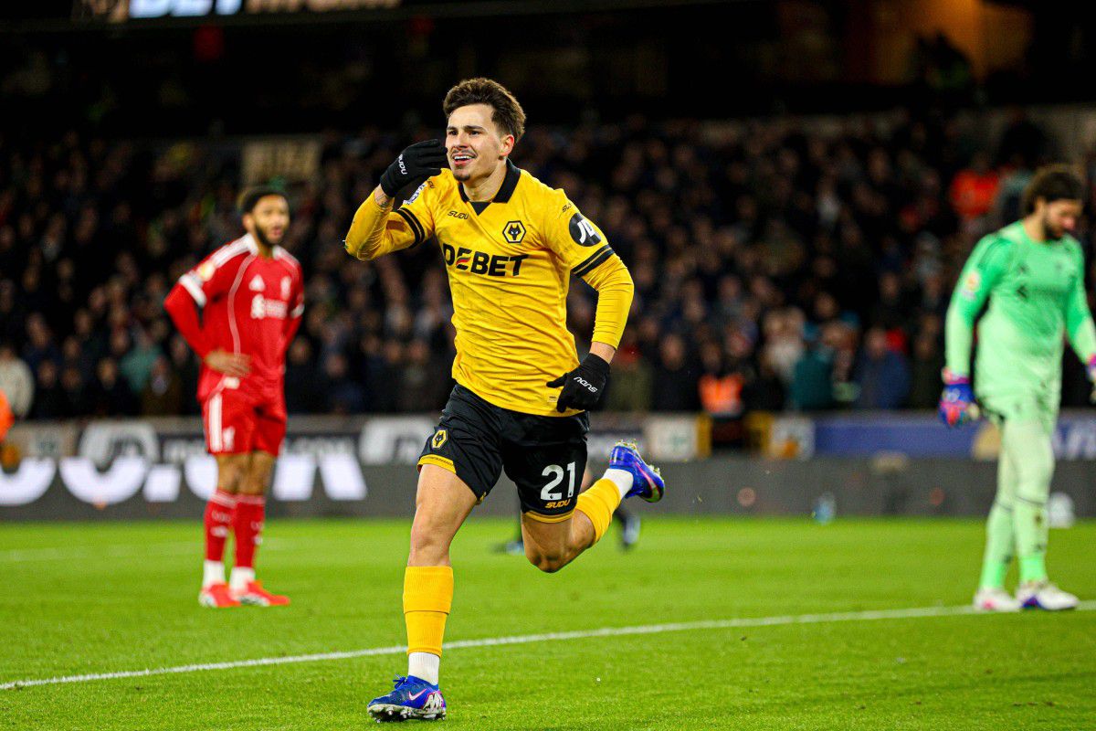 Ήττα σοκ για τη Λίβερπουλ στις καθυστερήσεις από την τελευταία Γουλβς