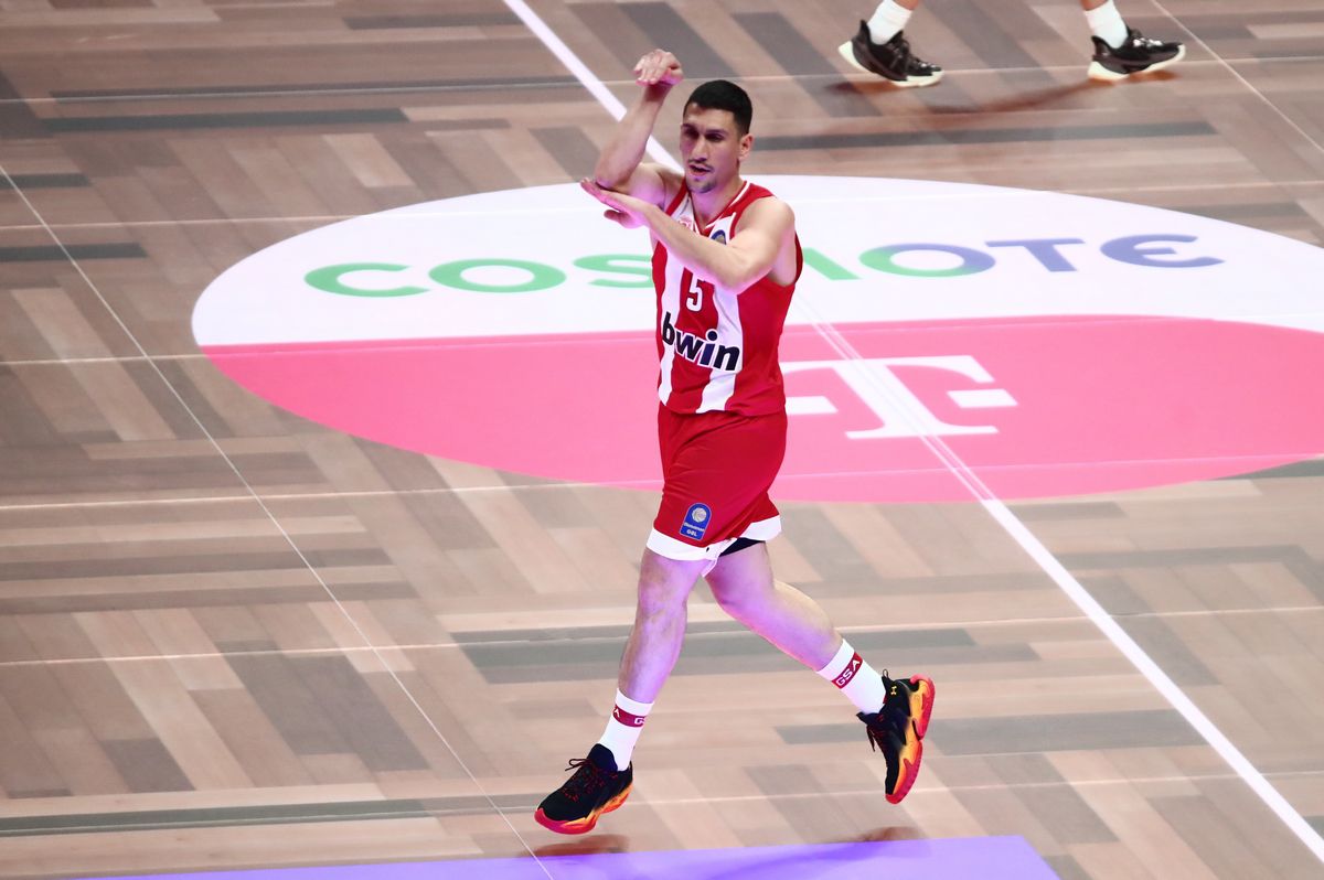 Λάρε… King στο T-Center! (vid)