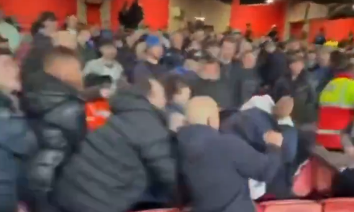 Έβερτον: Οπαδοί ξυλοκόπησαν φίλους του παίκτη της ομάδας τους!