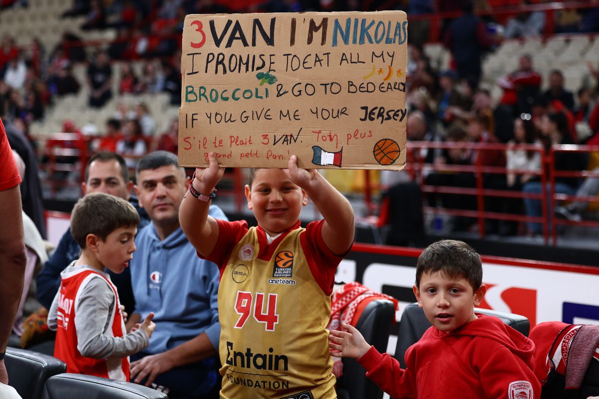 «Εβάν θα τρώω όλο το μπρόκολό μου» – Απίθανο πλακάτ από πιτσιρικά