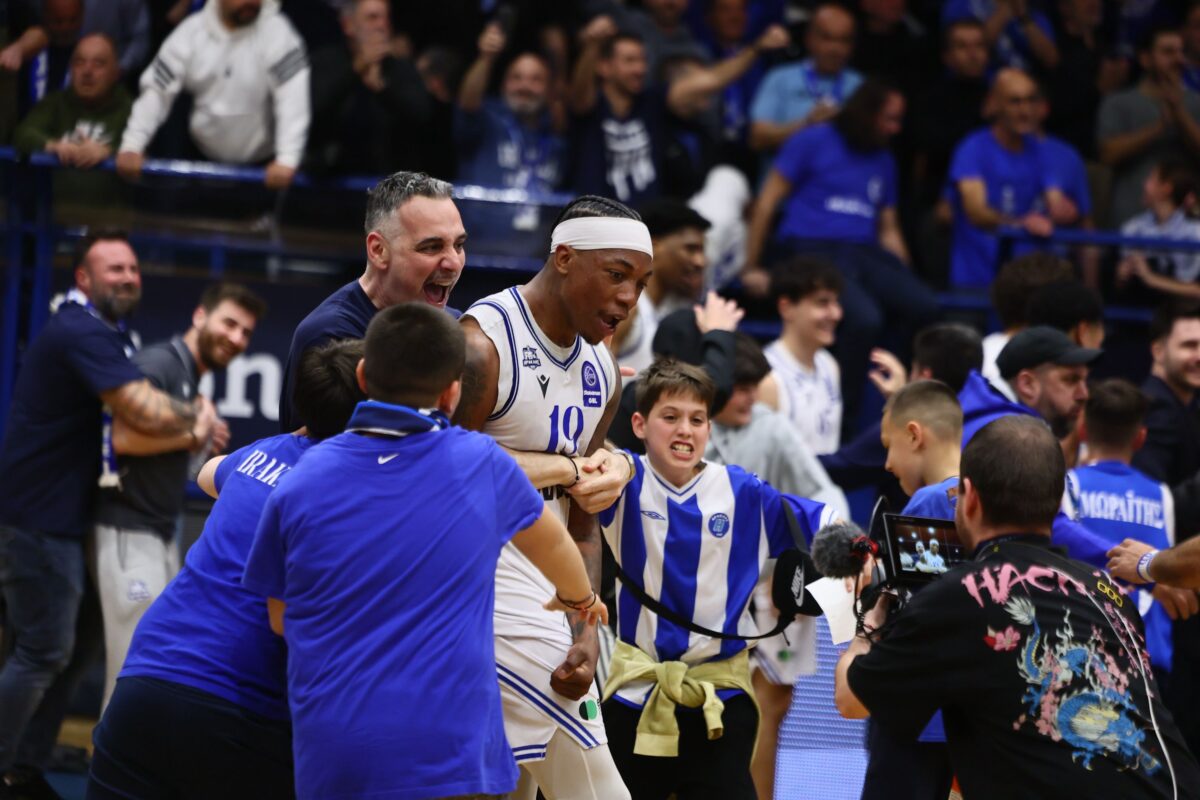 Ξέφρενο πάρτι στο Ιβανώφειο μετά την μεγάλη νίκη του Ηρακλή – Το video του Sportal