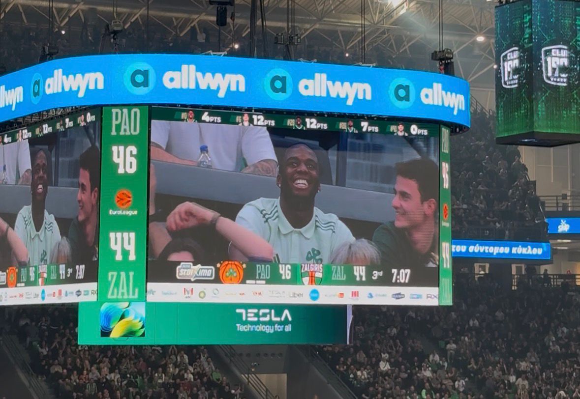 Στο T-Center ο Τεττέη μετά τον θρίαμβο κόντρα στην Μπέτις – Αποθεώθηκε ο Έλληνας άσος (vid)