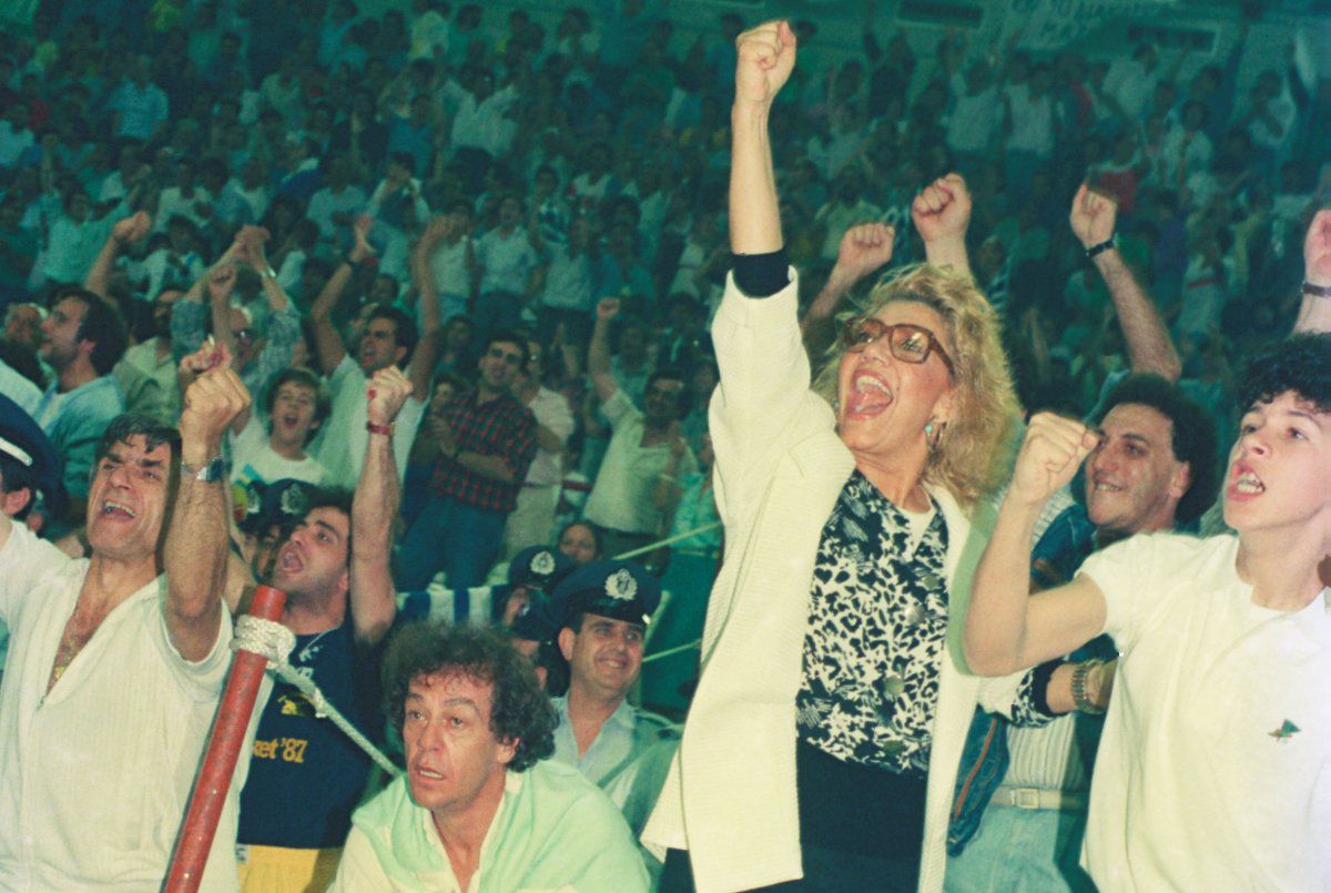 Η αγάπη της Μαρινέλλας για το μπάσκετ και το πριμ του 1987  – Το τραγούδι που έγινε «ύμνος»  (vid)