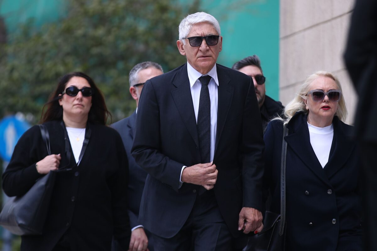 Παναγιώτης Γιαννάκης στη κηδεία της Μαρινέλλας