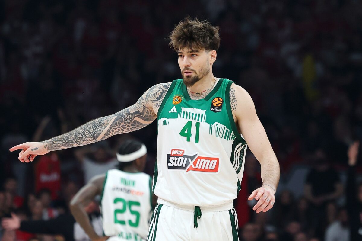 Εκτός εαυτού ο Ερνανγκόμεθ με τη διαιτησία: «Αυτοί δεν έχουν φάουλ, έμεις έχουμε πολλά»